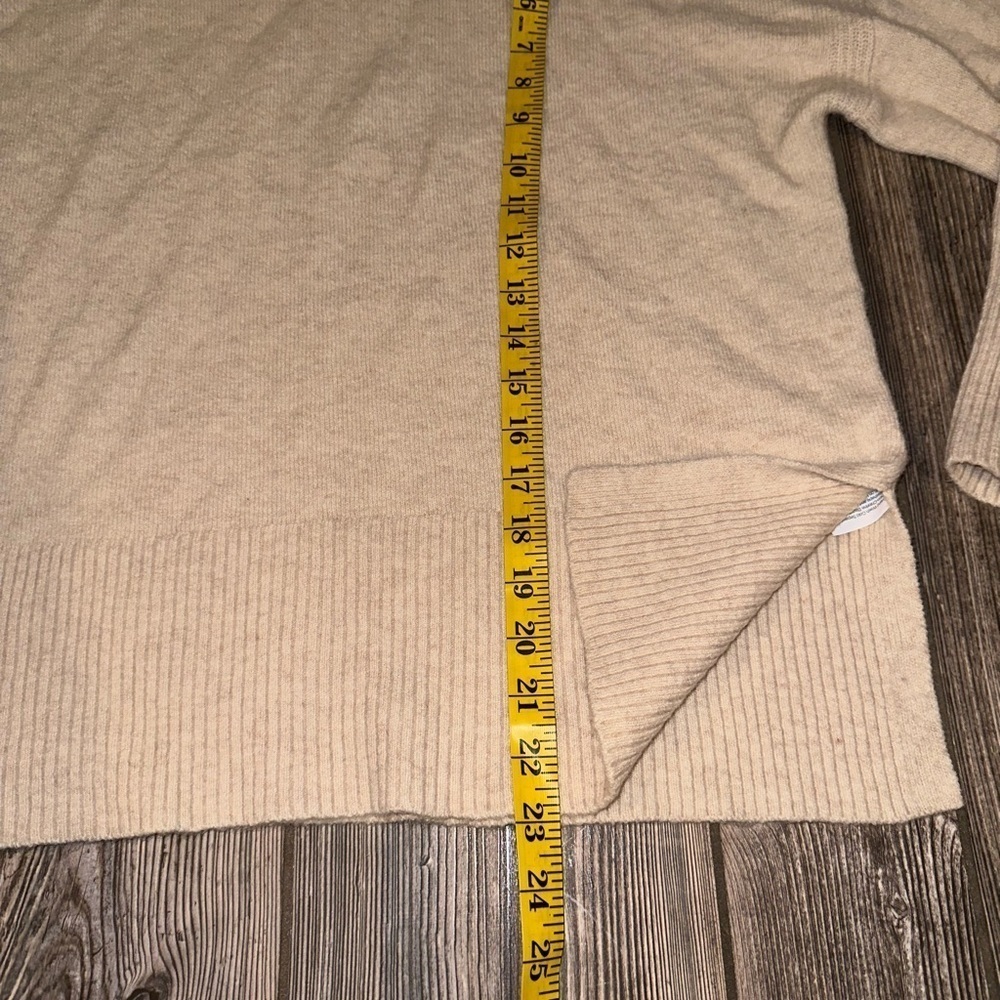 J. Crew Oversized Cream Turtleneck Soft Yarn Blend - Picture 9 of 9